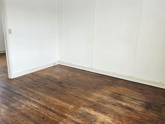 3rd image of 9-11 S Market St #114