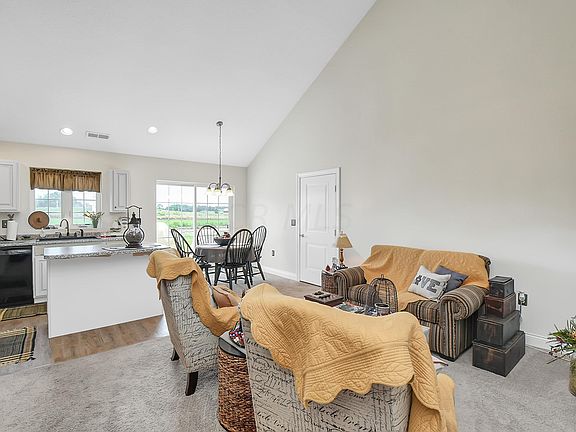 3rd image of 707 Cumberland Meadows Cir