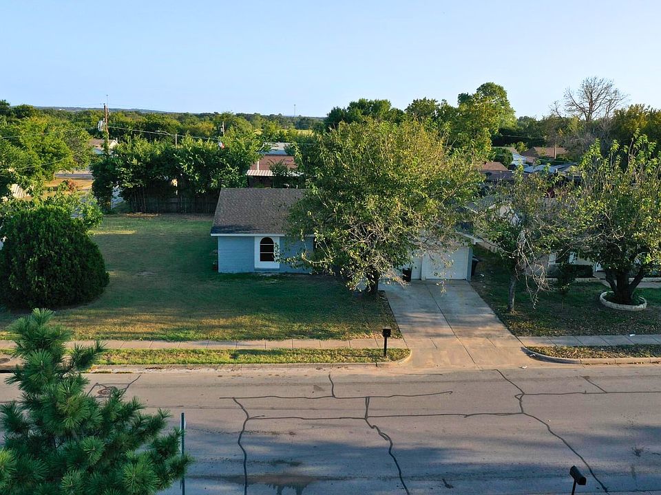 1st image of 3724 Royal Crest Dr