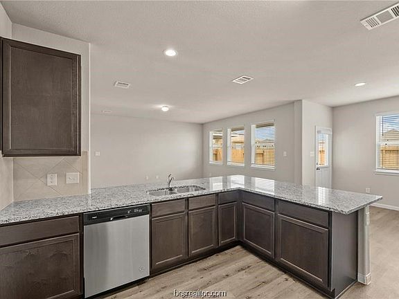 4th image of 5756 Paseo Pl