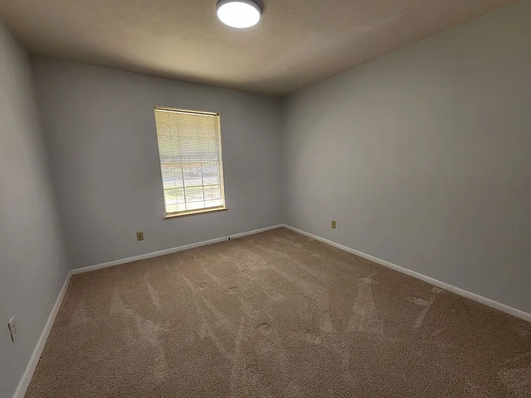 2604 Buckingham Dr — Photo 14