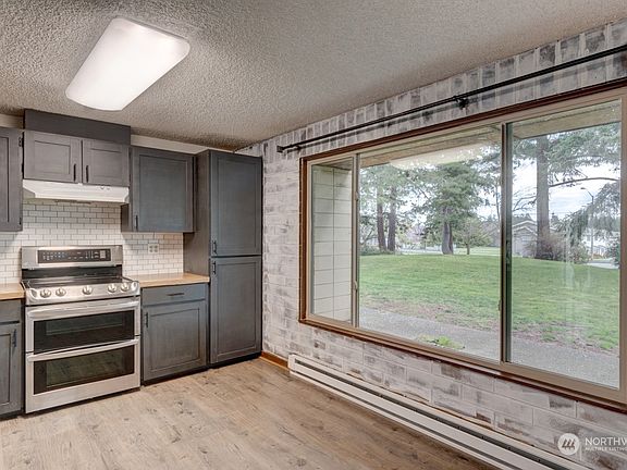 3rd image of 51 NW Columbia Drive #103