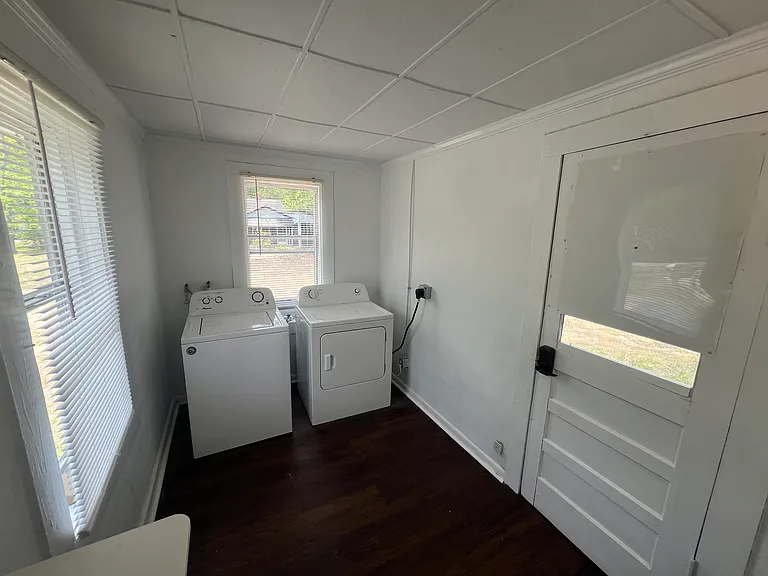 621 W Jones Ave #B — Photo 16