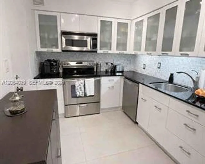 9225 Collins Avenue Cu #505 — Photo 15