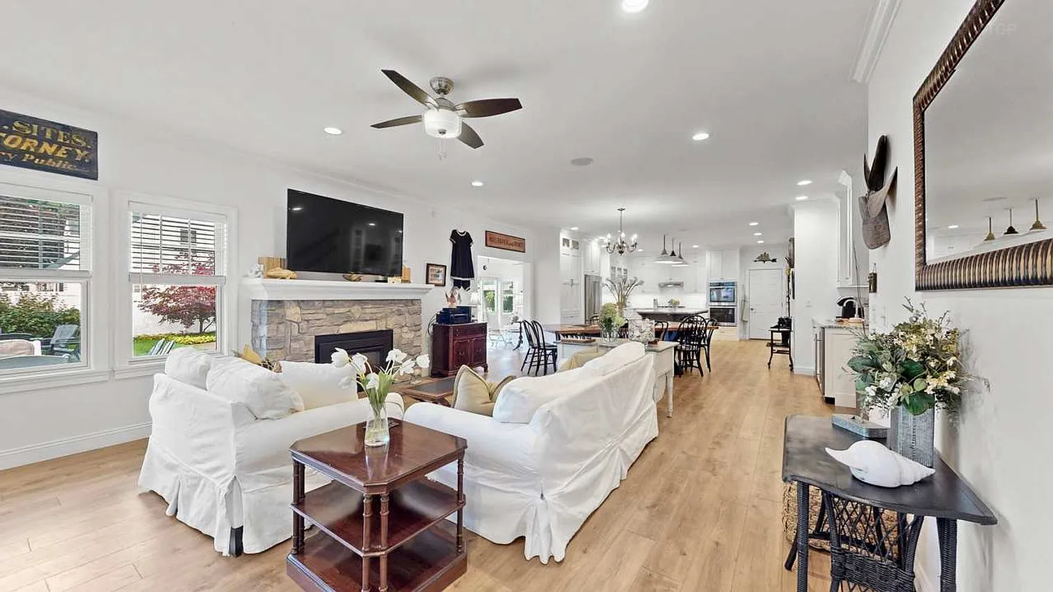 7 bed, 7.0 bath, 4413 sqft, $16,201 — Photo 1