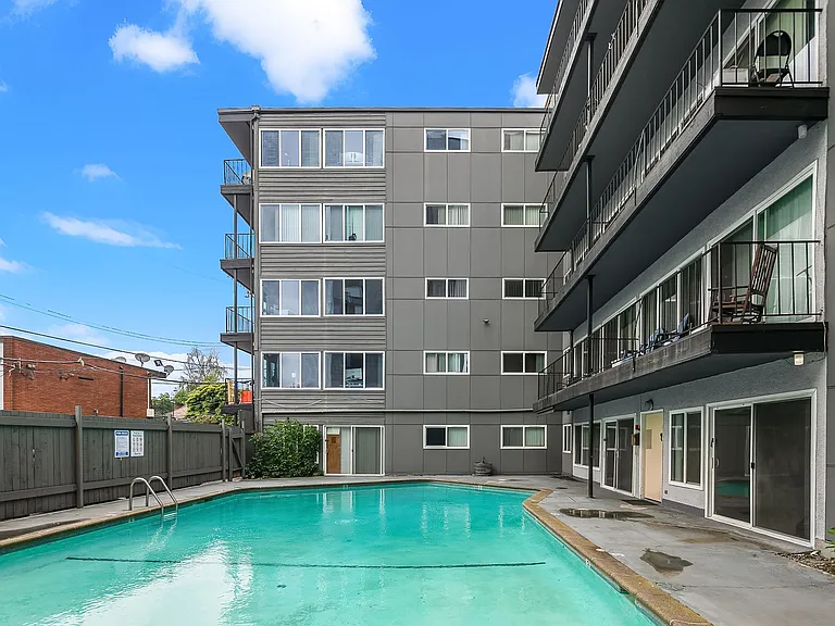 Cordova Apartments — Photo 7