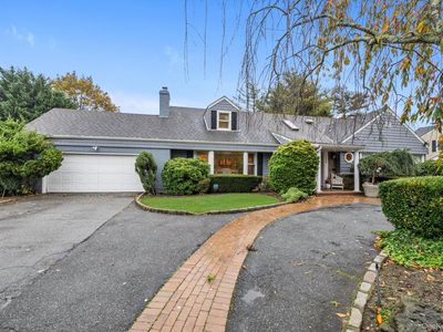 1339 E Boxwood Drive E, Hewlett, NY, 11557