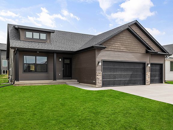 2nd image of 2902 NW Reinhart Dr