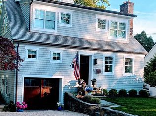 5 Glendale St, Cos Cob, CT 06807