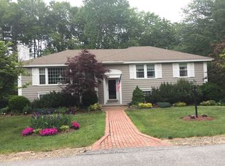 4 Pinewood Ter, Bedford, NH 03110