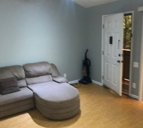 3rd image of 391 Kenbrook Cir