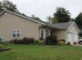 1421/1423 W Springfield Ave, Union, MO 63084