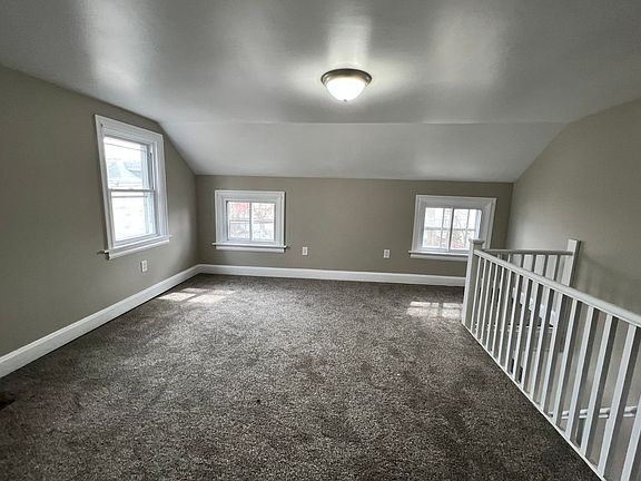 4th image of 38 E Penn St APT 3