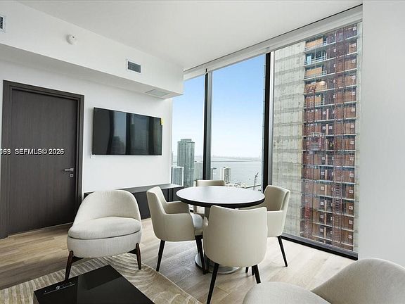 4th image of 20 NE 11th St #4904
