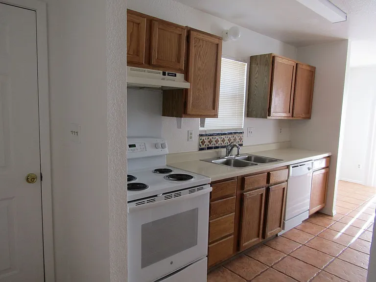6529 Justin Ln — Photo 11