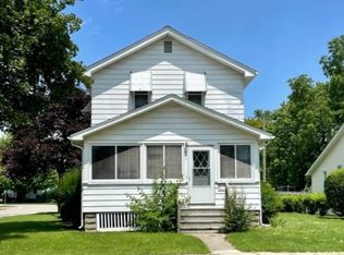 524 Orchard St, Saint Clair, MI