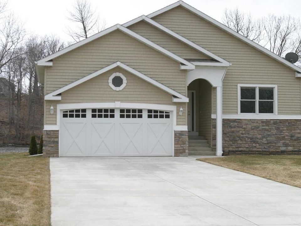 1st image of 554 Swan River Dr