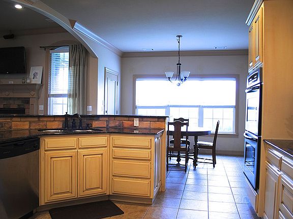 4th image of 4111 SW Flagstone Blvd