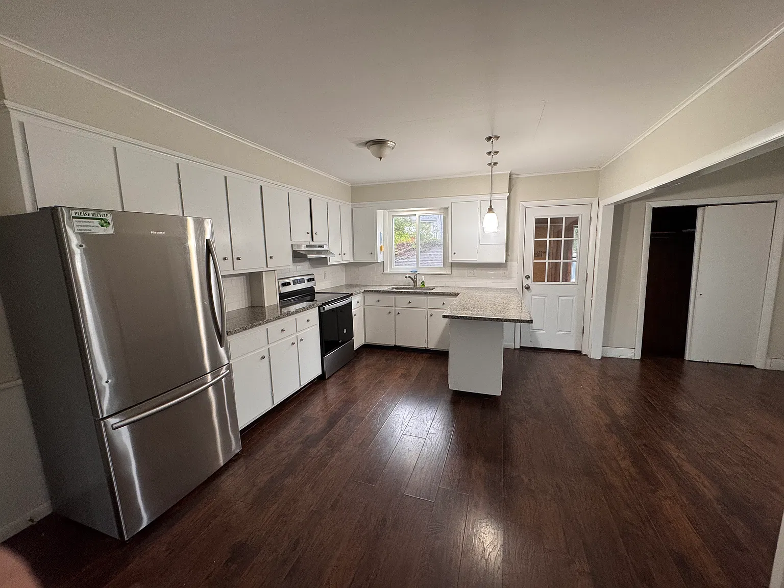 2 bed, 1.5 bath, $1,950 — Photo 2