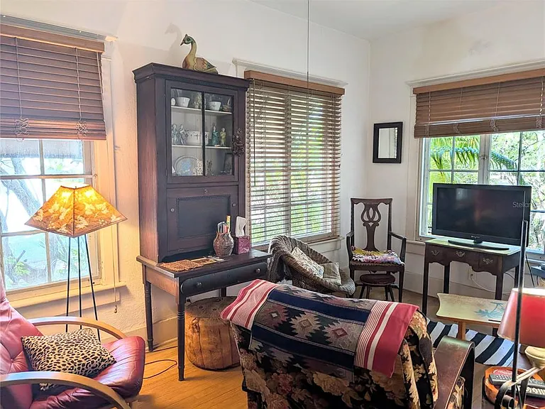 1701 Siesta Dr — Photo 5