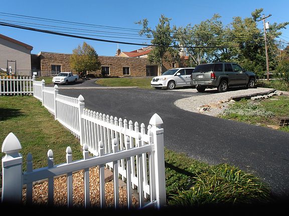 5th image of 564 Webb Ave