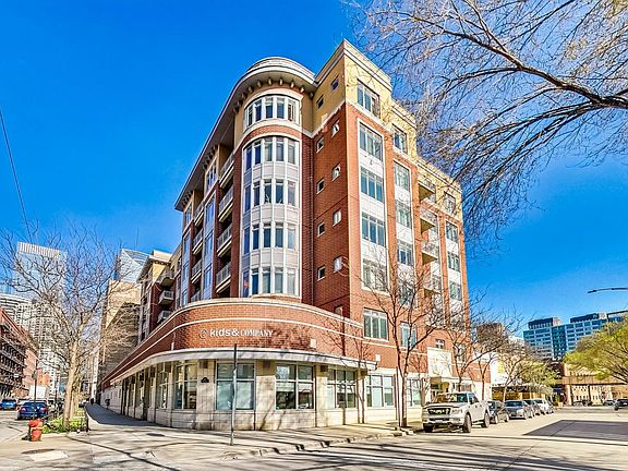 2nd image of 657 W Fulton St Unit 210