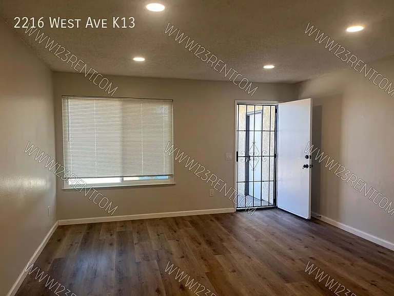 2216 W Avenue K13 — Photo 5