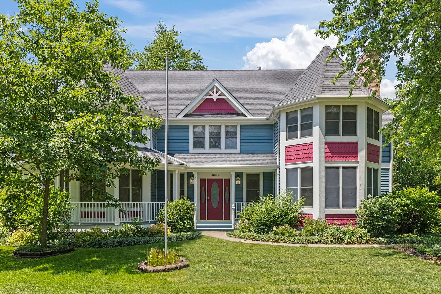 18040 Perth Ave photo 1