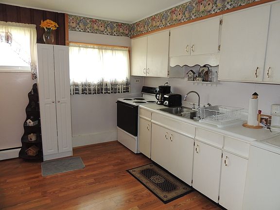 2nd image of 30 Montrose Dr