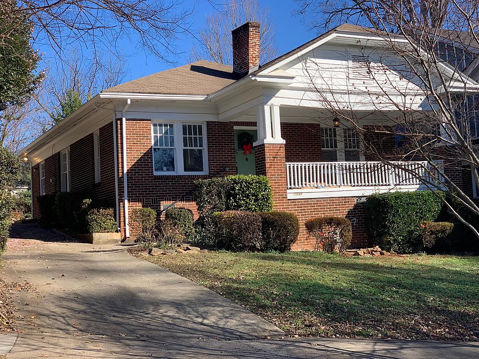 Welcome to 1098 University Drive NE
