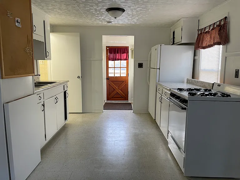 3979 Church St — Photo 17