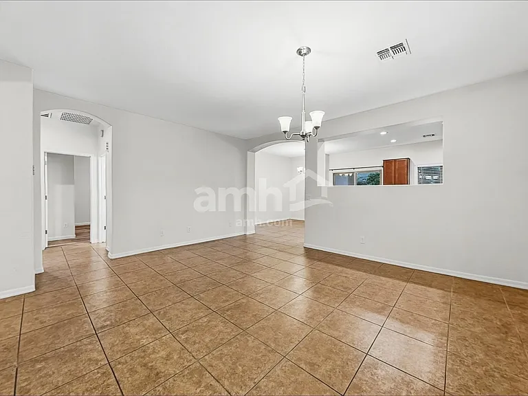 868 W Basswood Ave — Photo 8