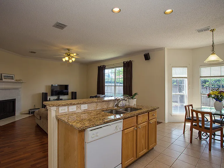 4428 Heath Ct — Photo 6