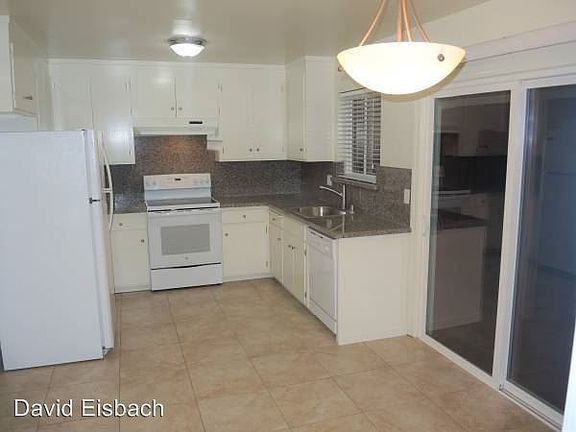 3rd image of 967 W Hacienda Ave