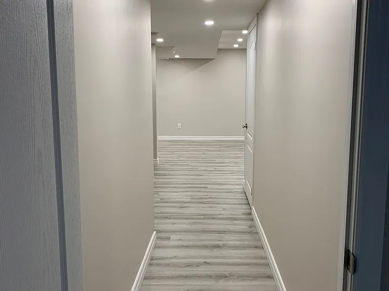 70 Cantwell Cres #BASEMENT — Photo 3