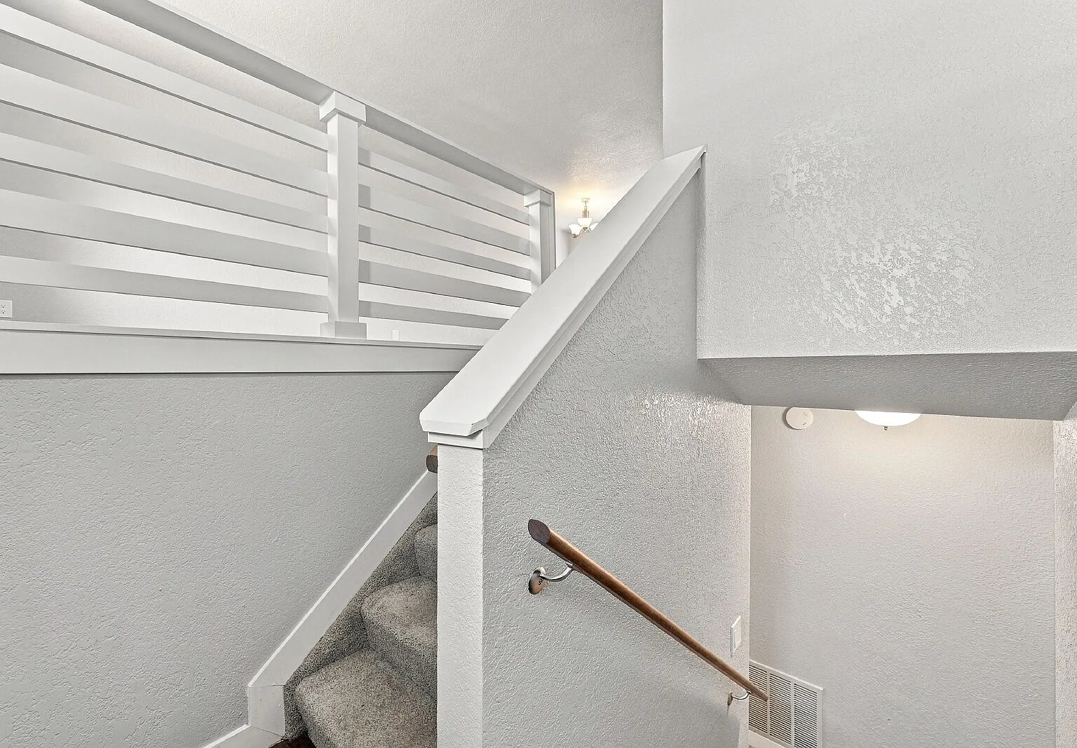 4 bed, 2.0 bath, 1575 sqft, $2,096 — Photo 3