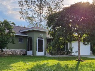 1750 Fairlight St NW, Palm Bay, FL 32907