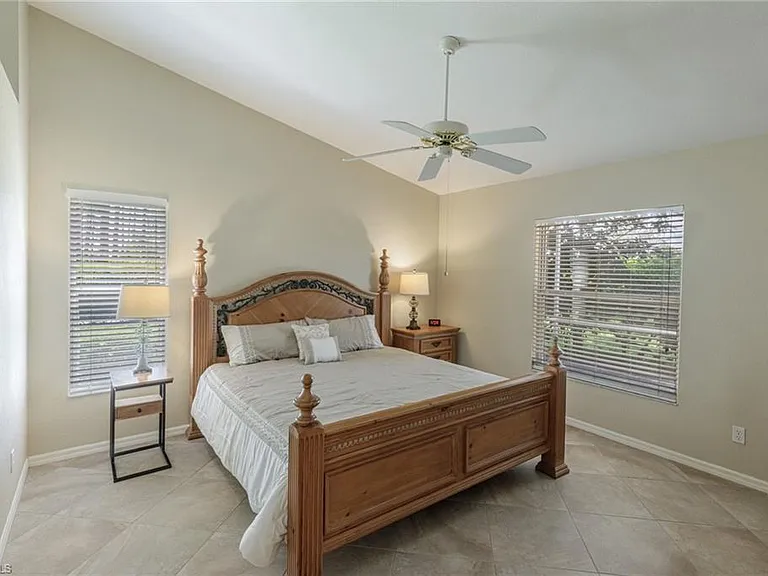 5502 Greenwood Cir #1 — Photo 12
