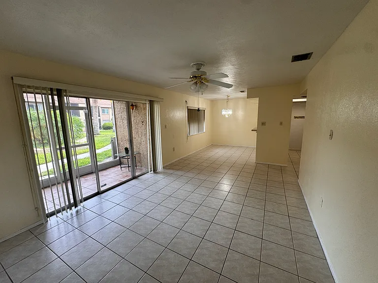 1575 Greenlea Dr #1 — Photo 3