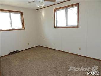 2nd image of 414 Oakview Dr