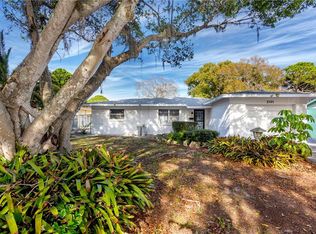 2525 Granada Cir W, Saint Petersburg, FL 33712