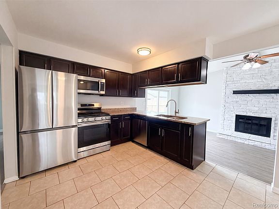 2nd image of 42195 Fairview Dr