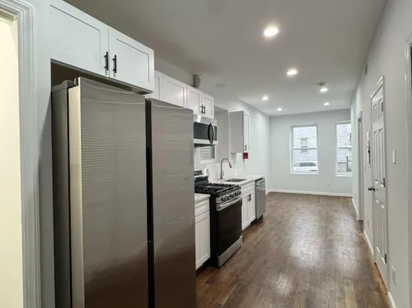 196 Malvern St Floor 3, Newark, NJ 07105