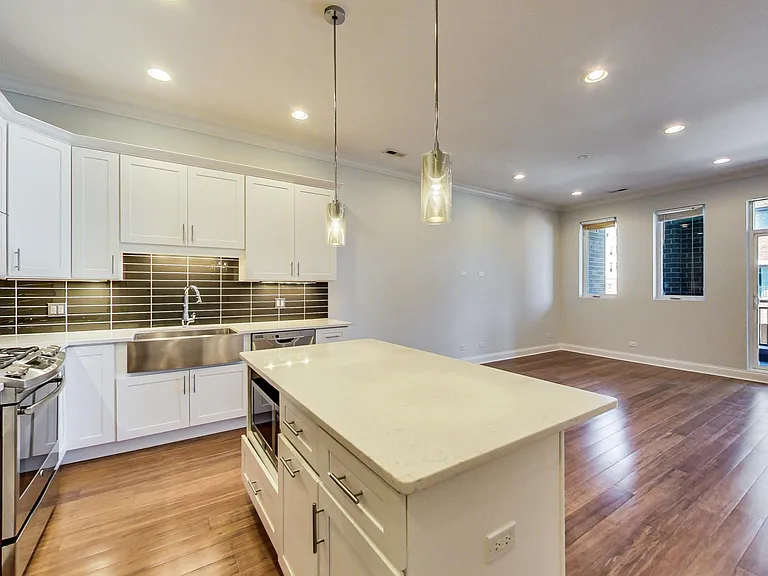 2347 W North Ave #3 — Photo 4