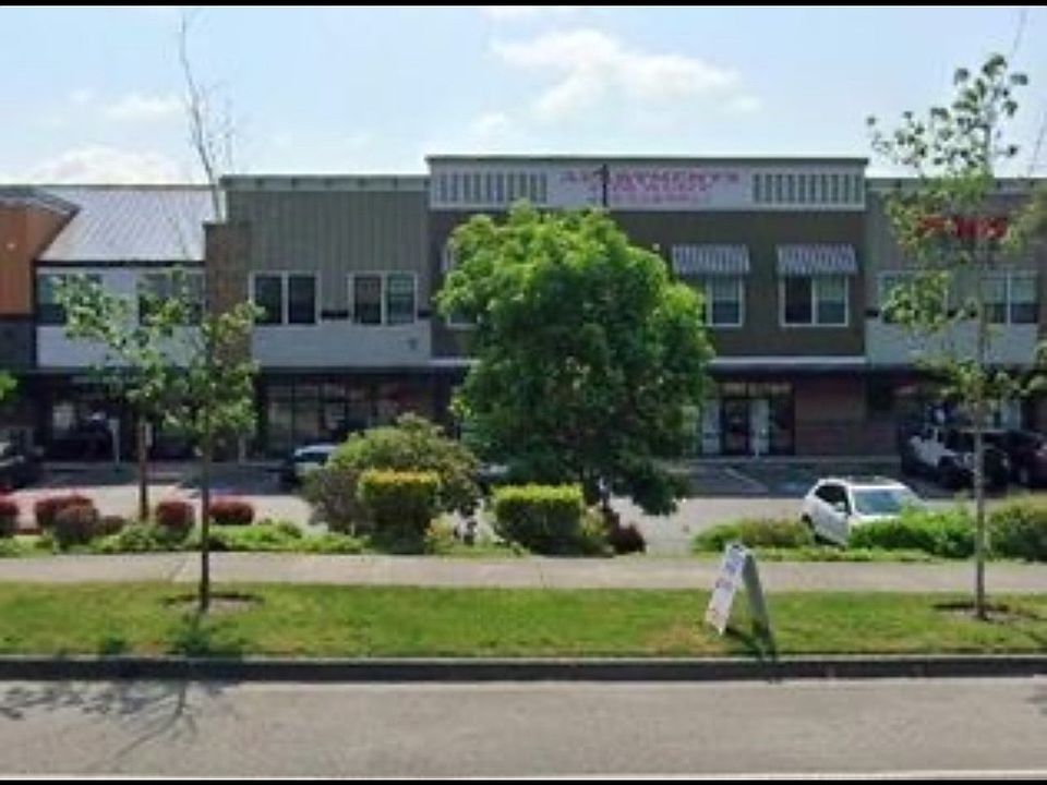 1st image of 1800 Bickford Ave #302