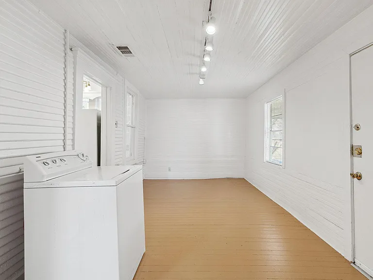 600 S Glasgow Dr — Photo 32