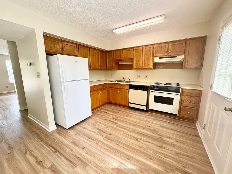 1100 Pine St #A — Photo 6