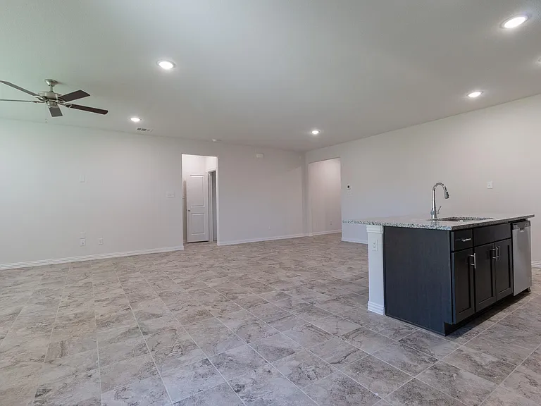 1017 Verde Valley Ln — Photo 6