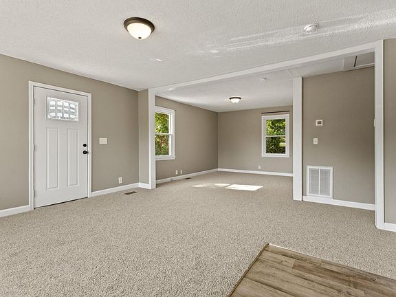 3rd image of 600 Sunnyside Dr