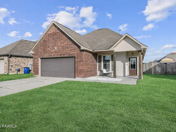 203 Saint Gaspar St, Youngsville, LA 70592